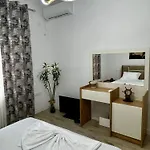 1330 * Τίρανα